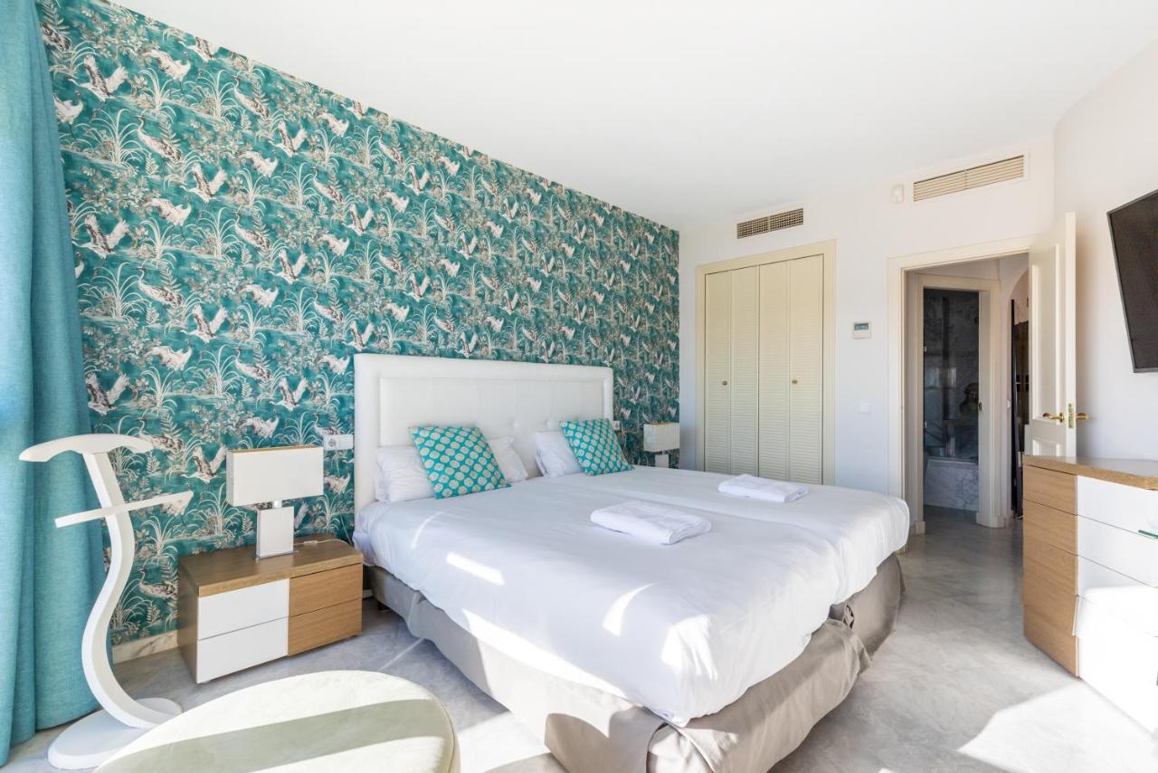 Wintowinrentals Luxury And Sea View Inside Puerto Marina بينالماذينا المظهر الخارجي الصورة