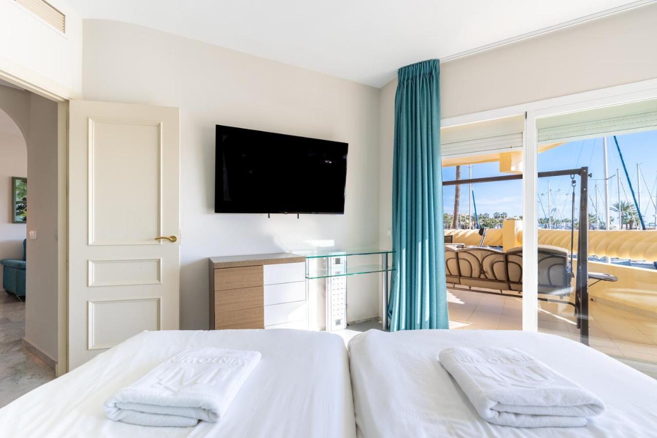 Wintowinrentals Luxury And Sea View Inside Puerto Marina بينالماذينا المظهر الخارجي الصورة
